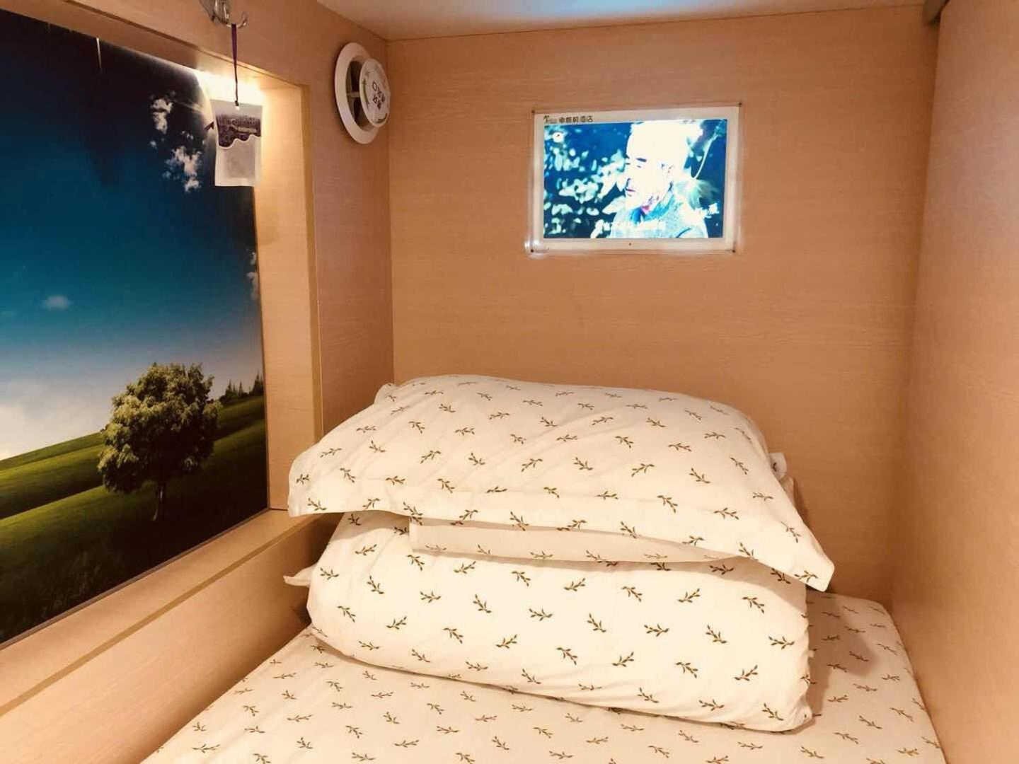 The Olive Tree Capsule Hostel Shenzhen Exterior photo