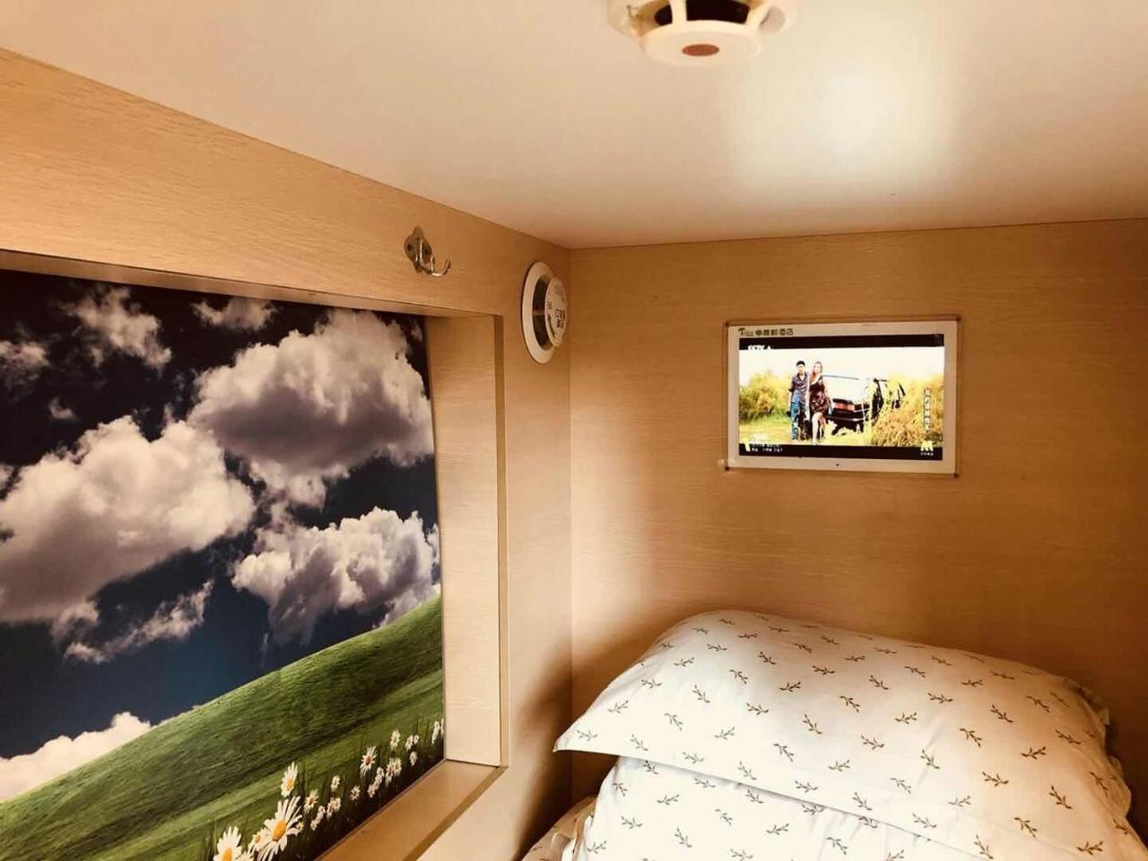 The Olive Tree Capsule Hostel Shenzhen Exterior photo